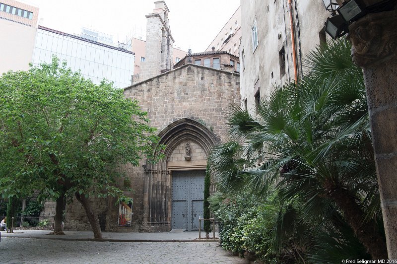 20160528_174643 D4S.jpg - Church in a back alley, Barcelona